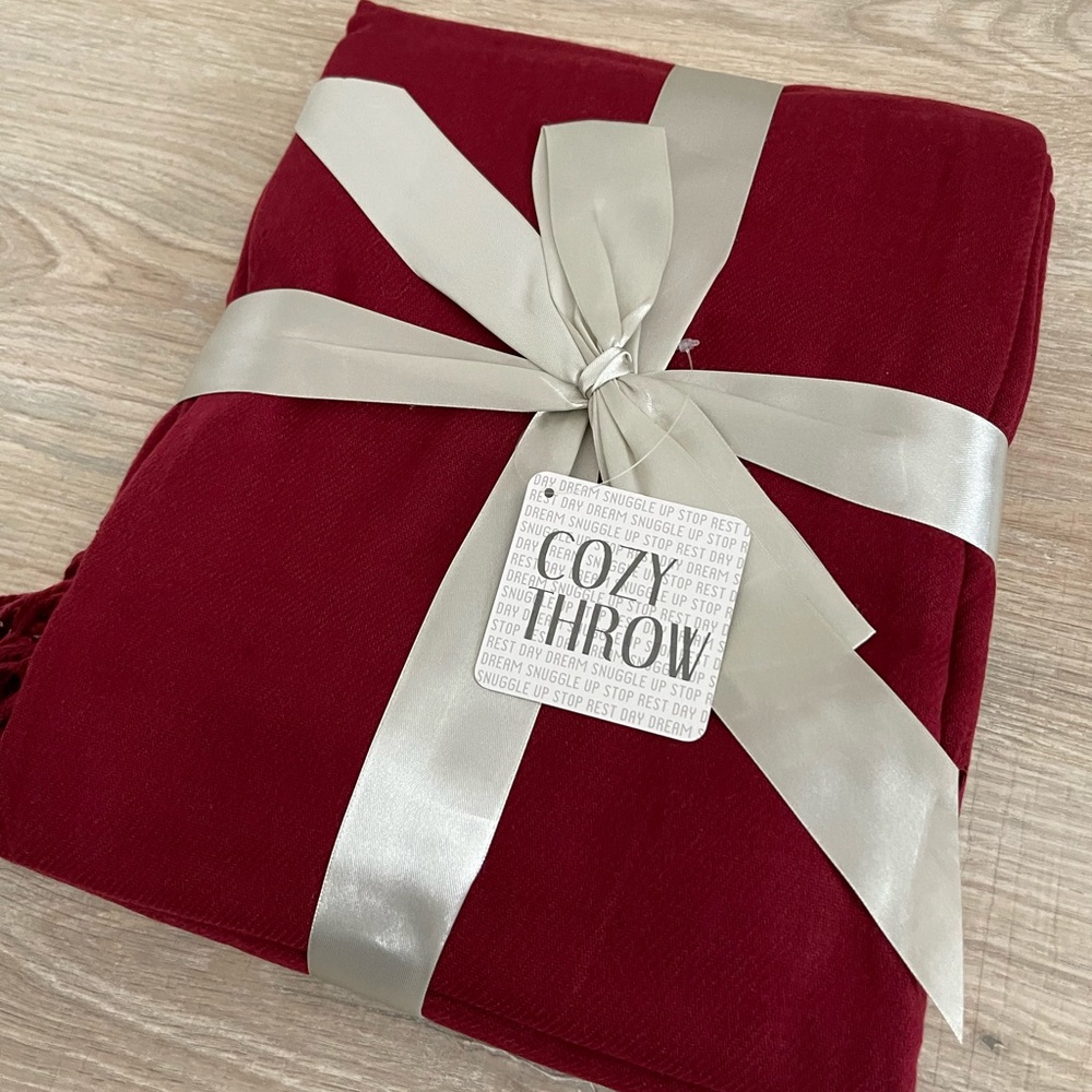 NEW Red Cozy Throw